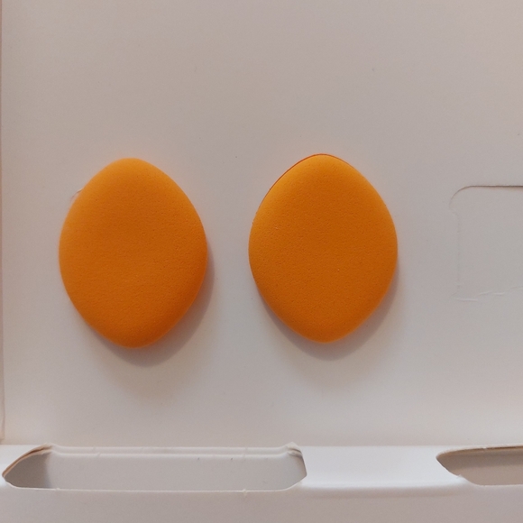 Real techniques Concealer Puffs - NEW - Picture 3 of 11